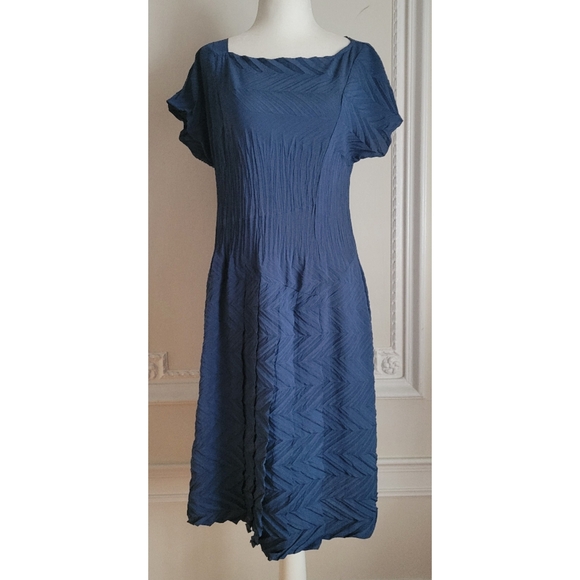 Babette Dresses & Skirts - Babette SF Chic Navy Midi Dress Like New